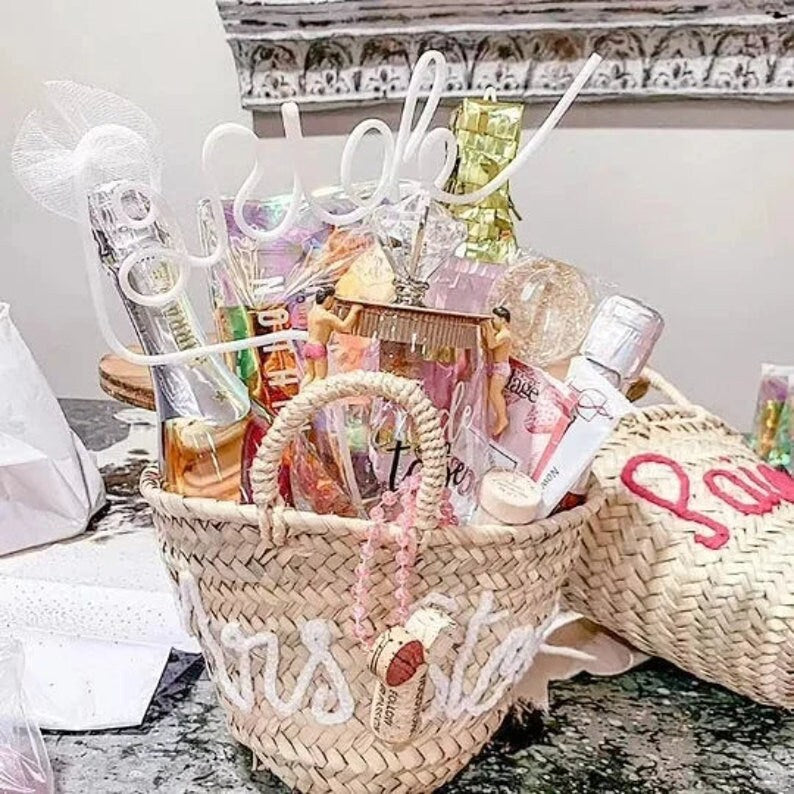 Straw bags Wedding guest gift Easter Basket Basket BACHELORETTE PARTY Bag Bridesmaid Gift Monogram basket Monogrammed bag